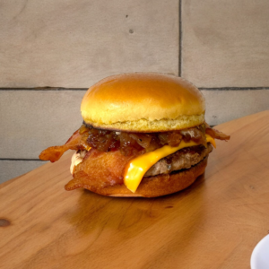 royal b con papas y soda